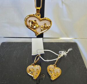 Lenox Winnie the Pooh Heart of Gold Pendent Necklace & Earrings 24K GP Sterling